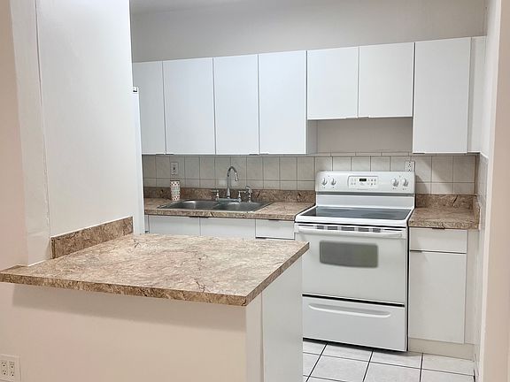 2nd image of 6600 SW 44th St