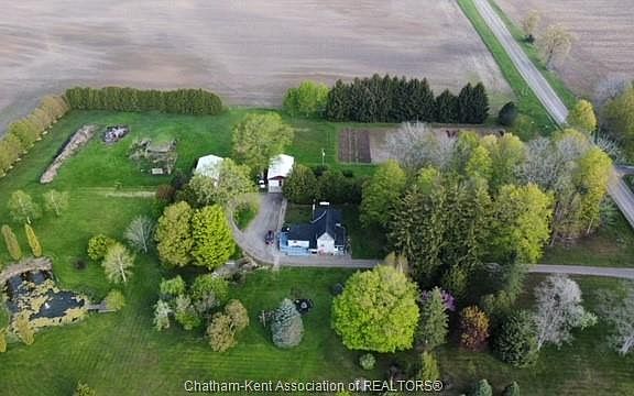 3rd image of 22054 Knoll Rd