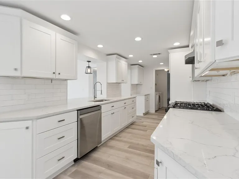 5400 Denver St NE — Photo 15