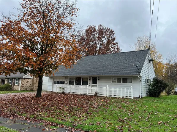 190 Oak Knoll St, Niles, OH 44446