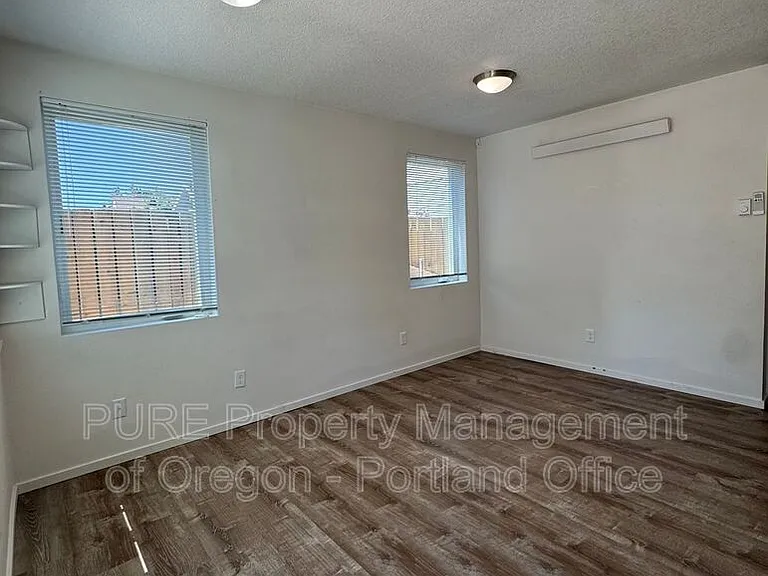 5026 N Harvard St #C — Photo 4