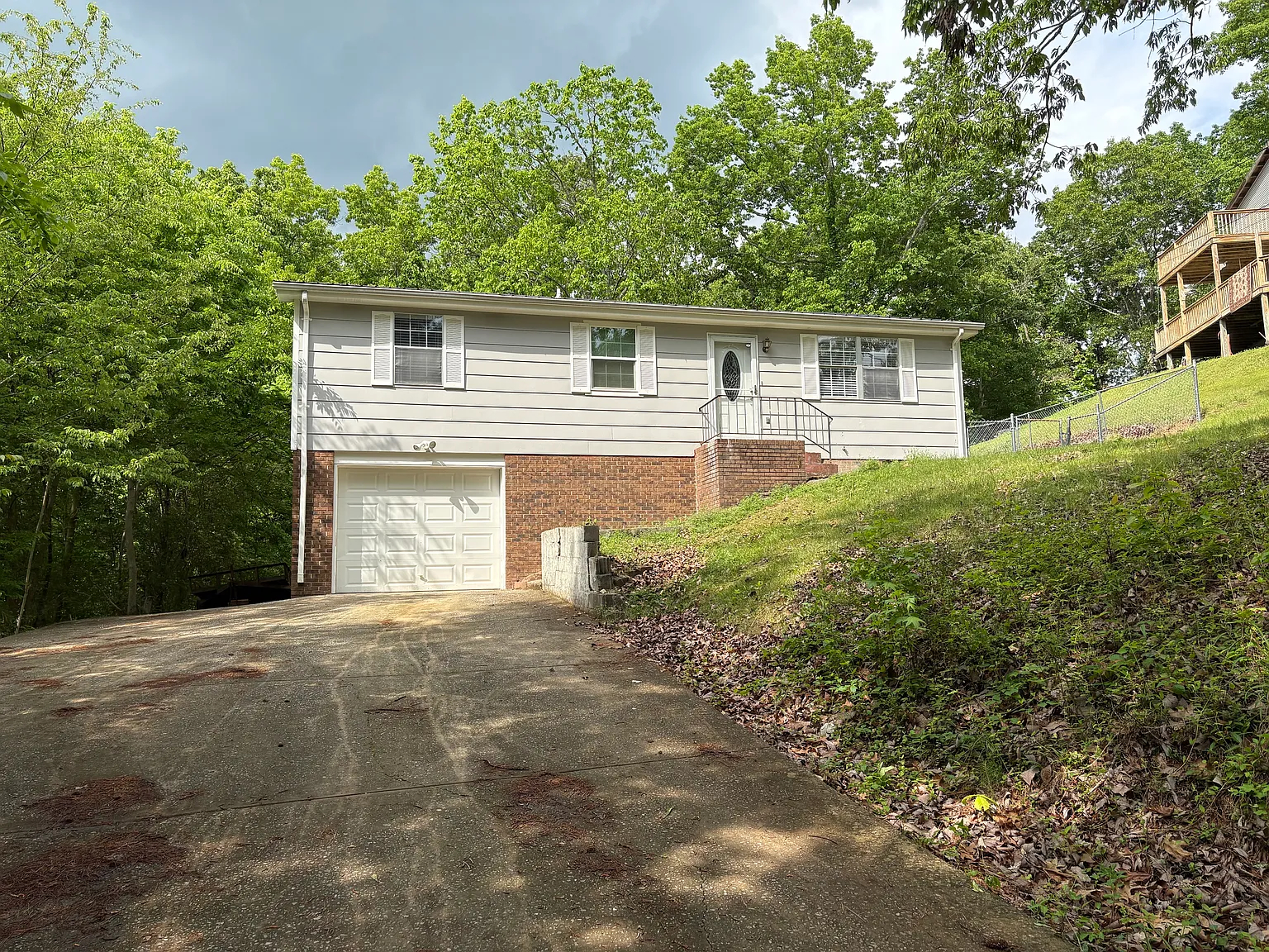 3 bed, 1008 sqft, $1,600 — Photo 2