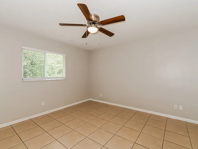 1733 SW 22nd Ln — Photo 10
