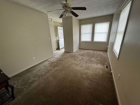 4th image of 350 Center Ave