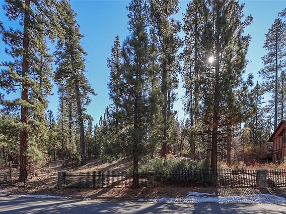 4th image of 42325 Evergreen Dr