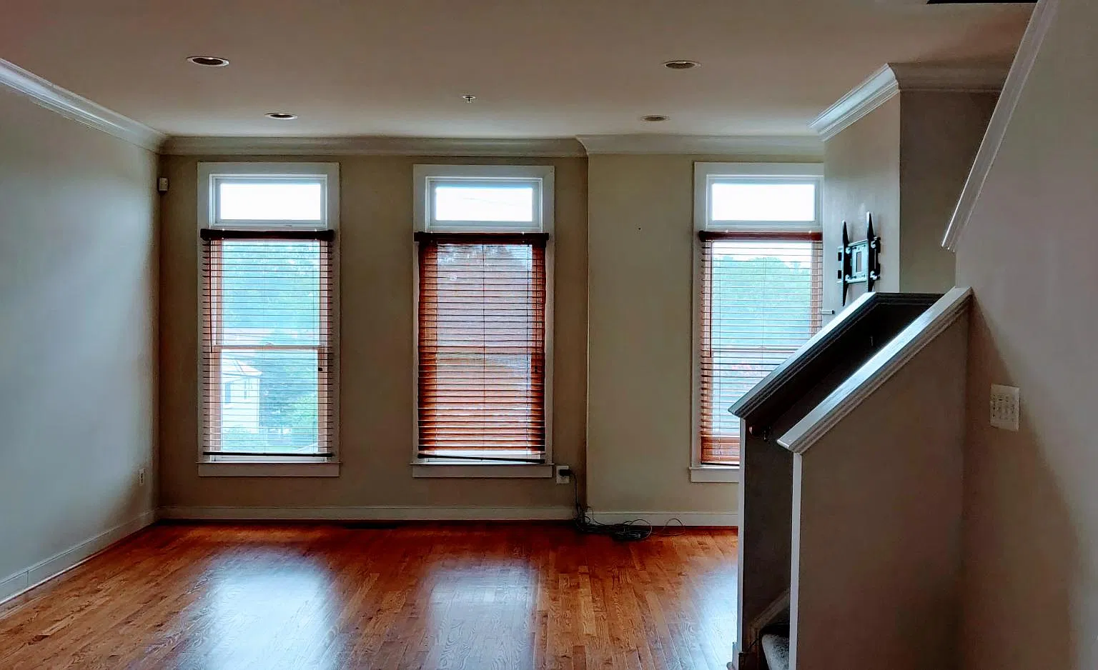 11028 Amherst Ave — Photo 2