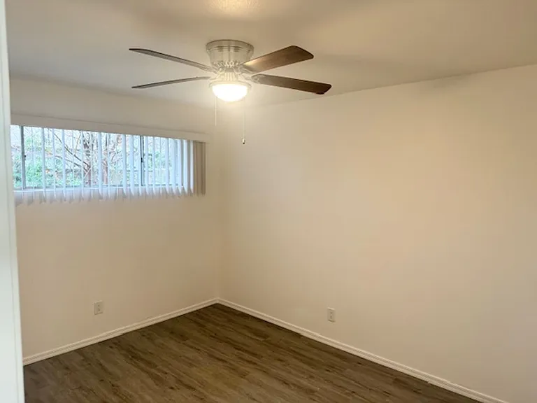 1 bed 1 bath with storage unit — Photo 48