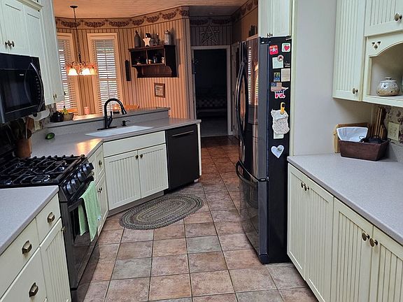 4th image of 115 Hills Creek Dr