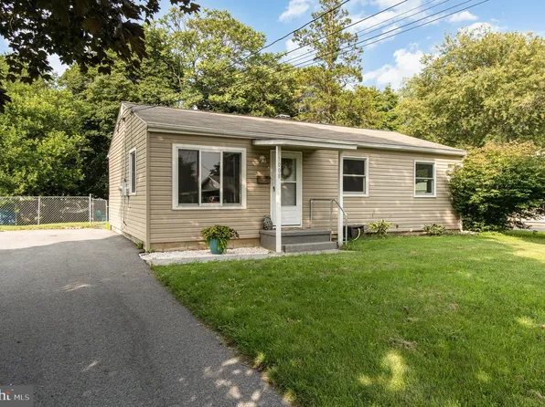 1008 Lakewood Dr, Harrisburg, PA 17109