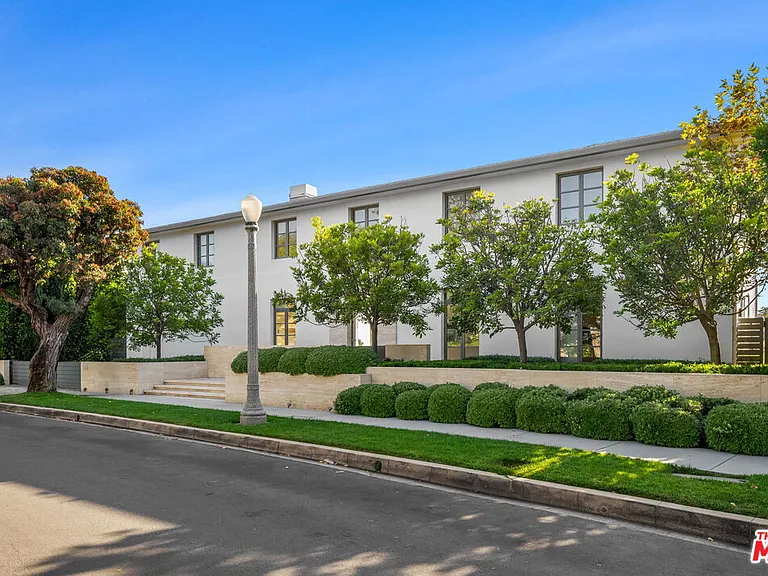 623 Alma Real Dr — Photo 8