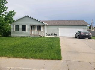 2375 Settler Dr, Gering, NE 69341