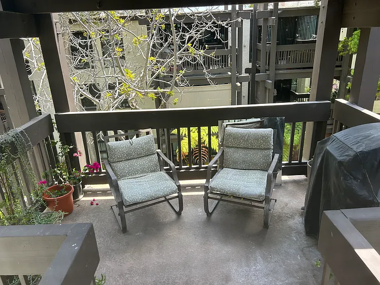 W 91st St — Photo 10