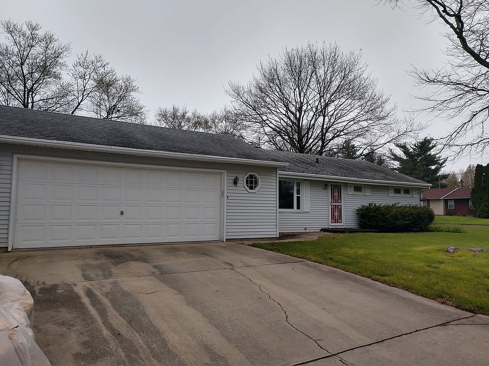 2nd image of 1604 Sangamon Dr