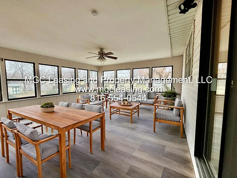 102 SE 9th St — Photo 7