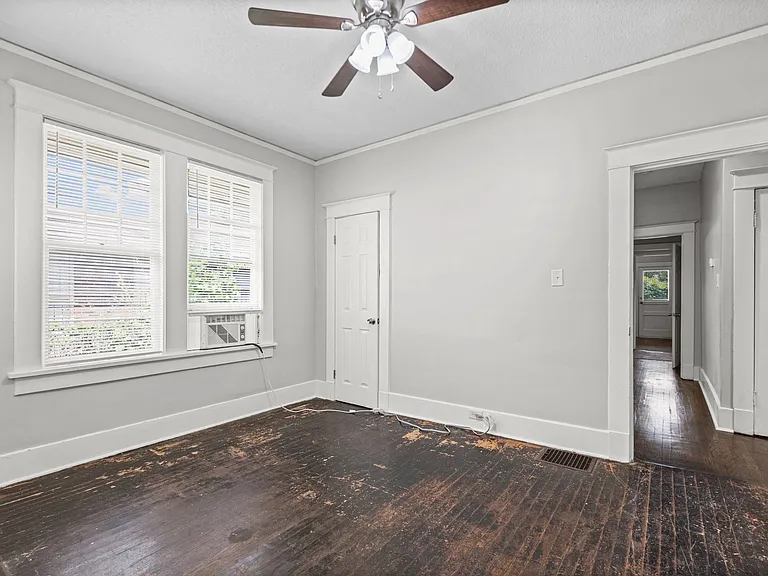 3562 Midland Ave — Photo 10