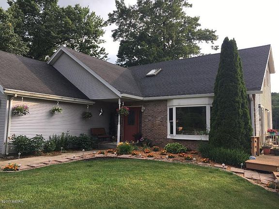 2nd image of 16736 Huron Dr