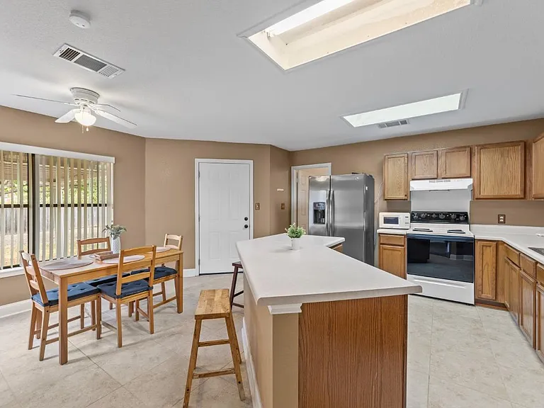 904 Purple Martin Ct — Photo 16