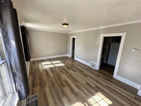 232 7th Ave