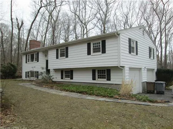 25 Maplewood Dr, East Lyme, CT 06333