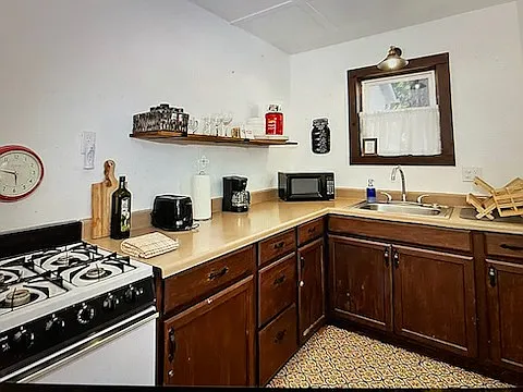 784 Berkley Ln #4 — Photo 8