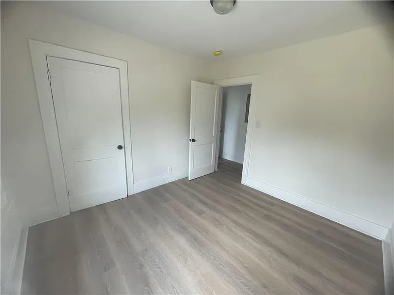1439 Maryland Ave — Photo 18