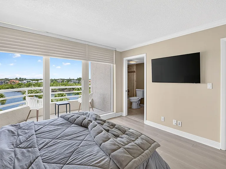 4101 N Ocean Blvd #401 — Photo 30