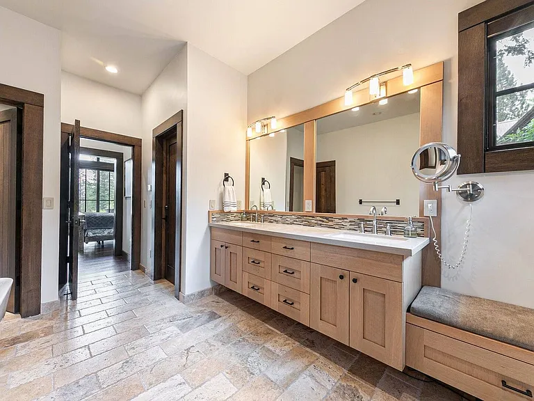 8615 Huntington Ct — Photo 22