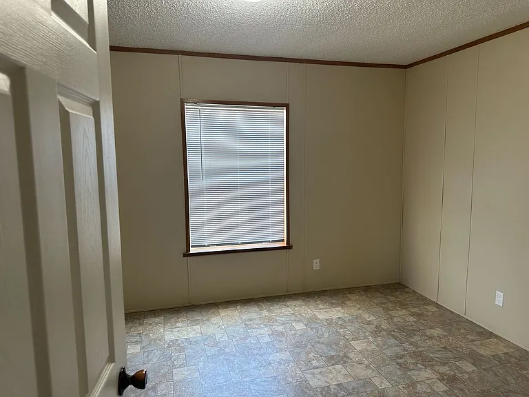 624 Madison Way — Photo 11