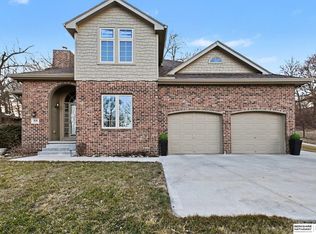9118 Raven Oaks Dr, Omaha, NE 68152