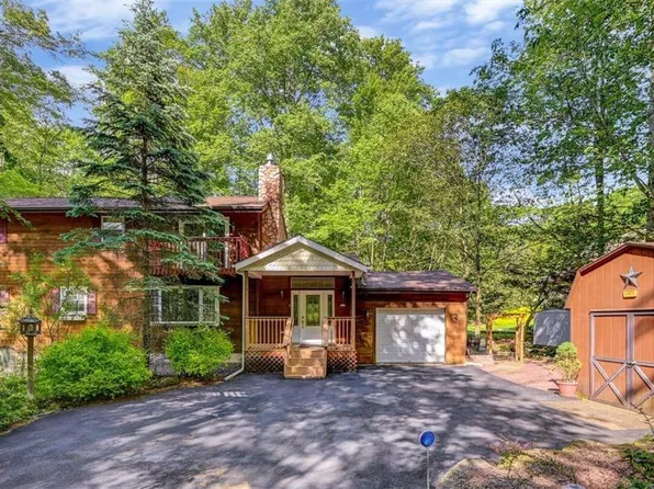 1904 Stag Run, Pocono Lake, PA 18347