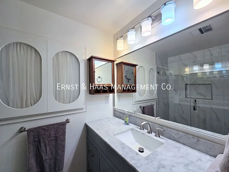 2080 Senasac Ave — Photo 15