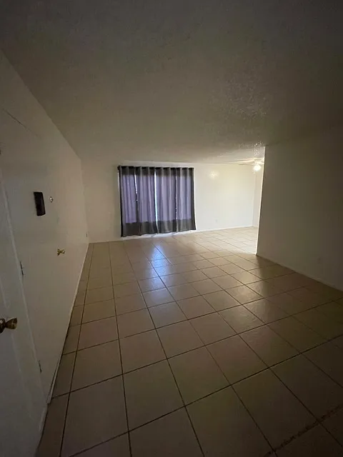 1 bed, 940 sqft, $1,200 — Photo 4