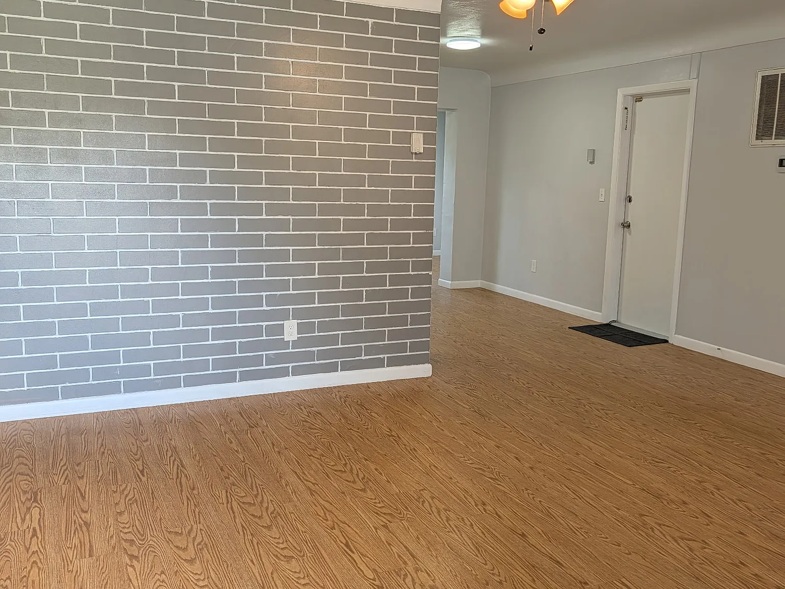 2 bed, 1009 sqft, $2,150 — Photo 3