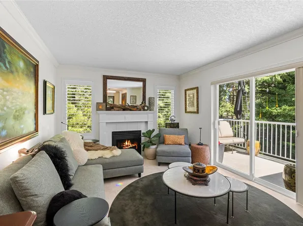 440 Schley Pl #213, Qualicum Beach, BC V9K 2M5