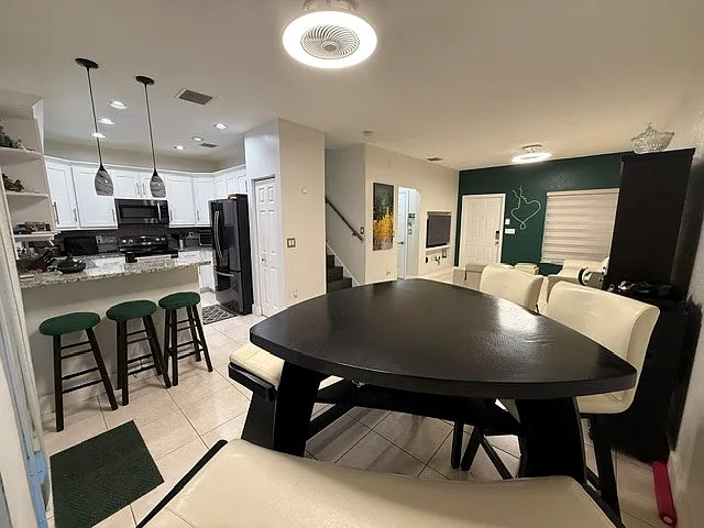 3 bed, 2.5 bath, 1398 sqft, $3,500 — Photo 4