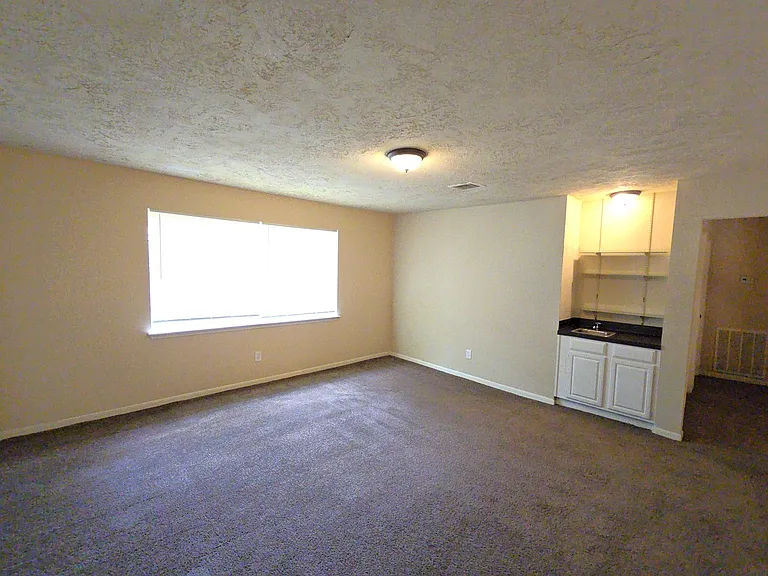 4718 Reynaldo Dr — Photo 15