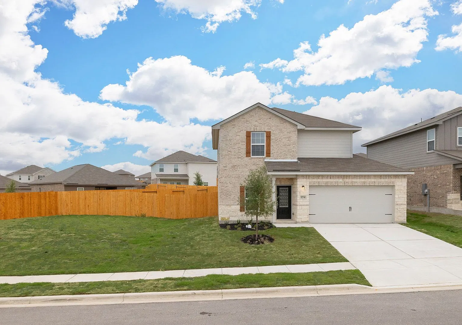 Contemporary Charm in Hightop Ridge | Spacious Layout & Large Private Backyard — Photo 2