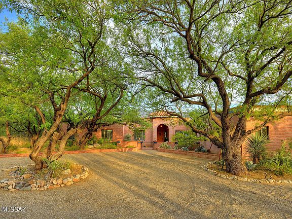 2nd image of 1815 N Placita Buendia