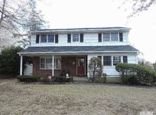 3050 Valentine Pl, Wantagh, NY 11793
