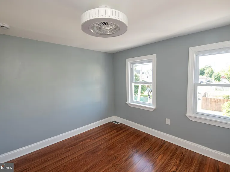 606 Green St — Photo 24