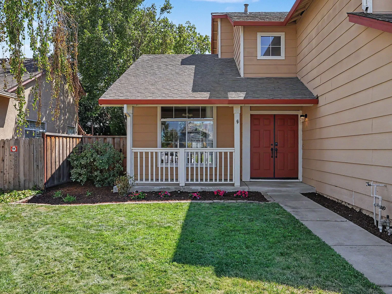 4 bed, 2065 sqft, $3,595 — Photo 4