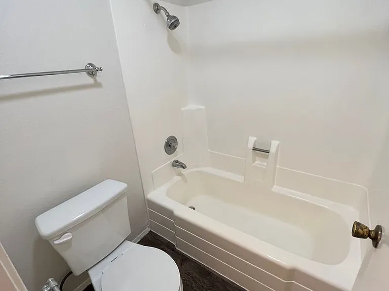 8081 Hillandale Dr — Photo 20