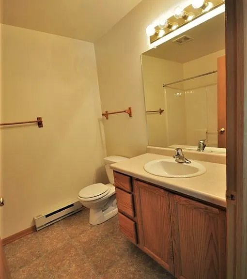 729 Van Es Pkwy — Photo 6
