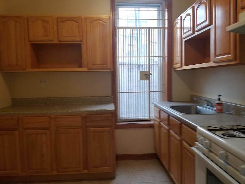 1st image of 487 Prospect Pl APT 1L