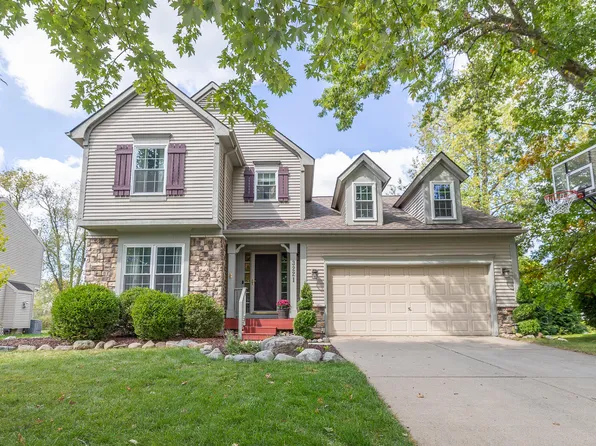 3221 Eastridge Dr, Dexter, MI 48130