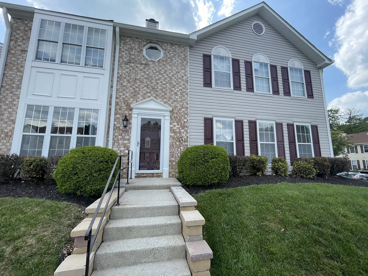 2 bed, 1075 sqft, $2,200 — Photo 1
