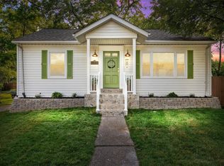 517 Willow Ln, Saint Louis, MO