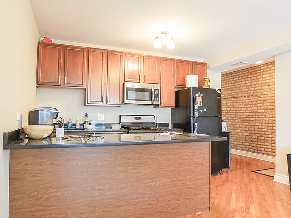 3rd image of 4944 N Christiana Ave APT 2S