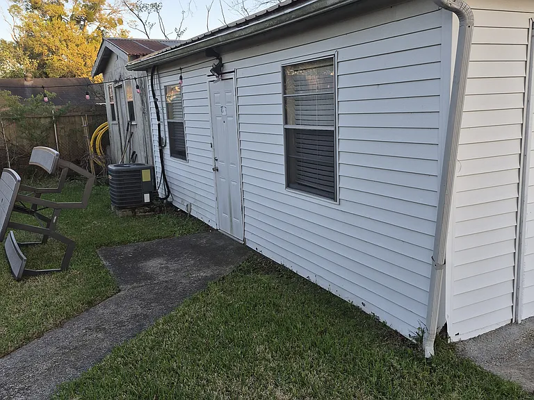 3840 Cypress St — Photo 11