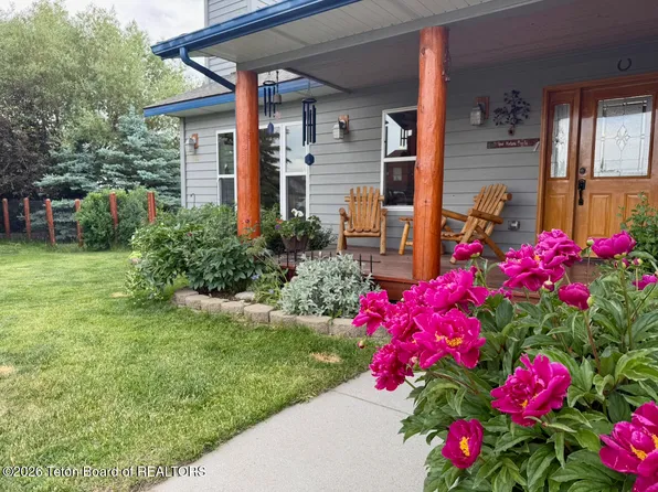 330 Meadowood St, Pinedale, WY 82941